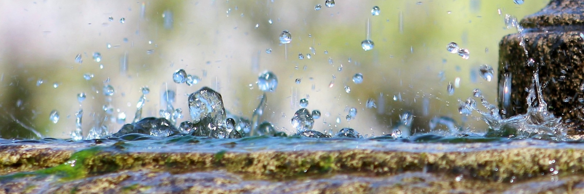 Are drones allowed to fly in the rain?