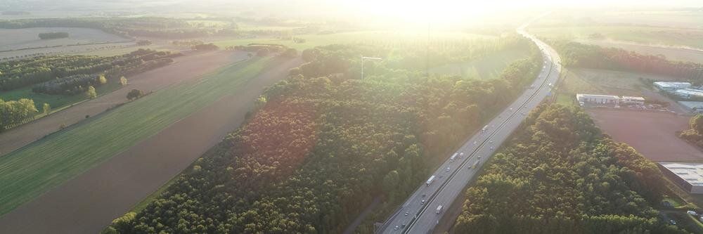 Verkehrsbeobachtung an der Autobahn - Verkehrsbeobachtung an der Autobahn